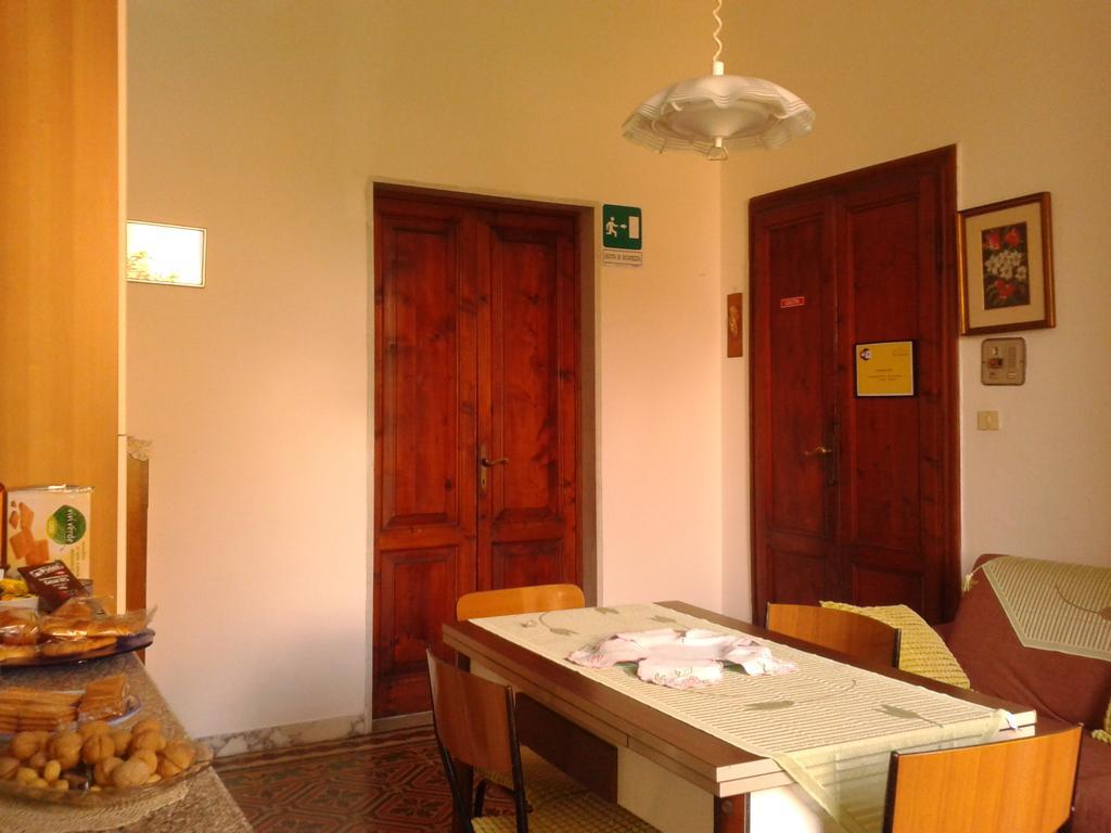 Eco B&B I Due Oleandri Marina Di Carrara Exterior foto